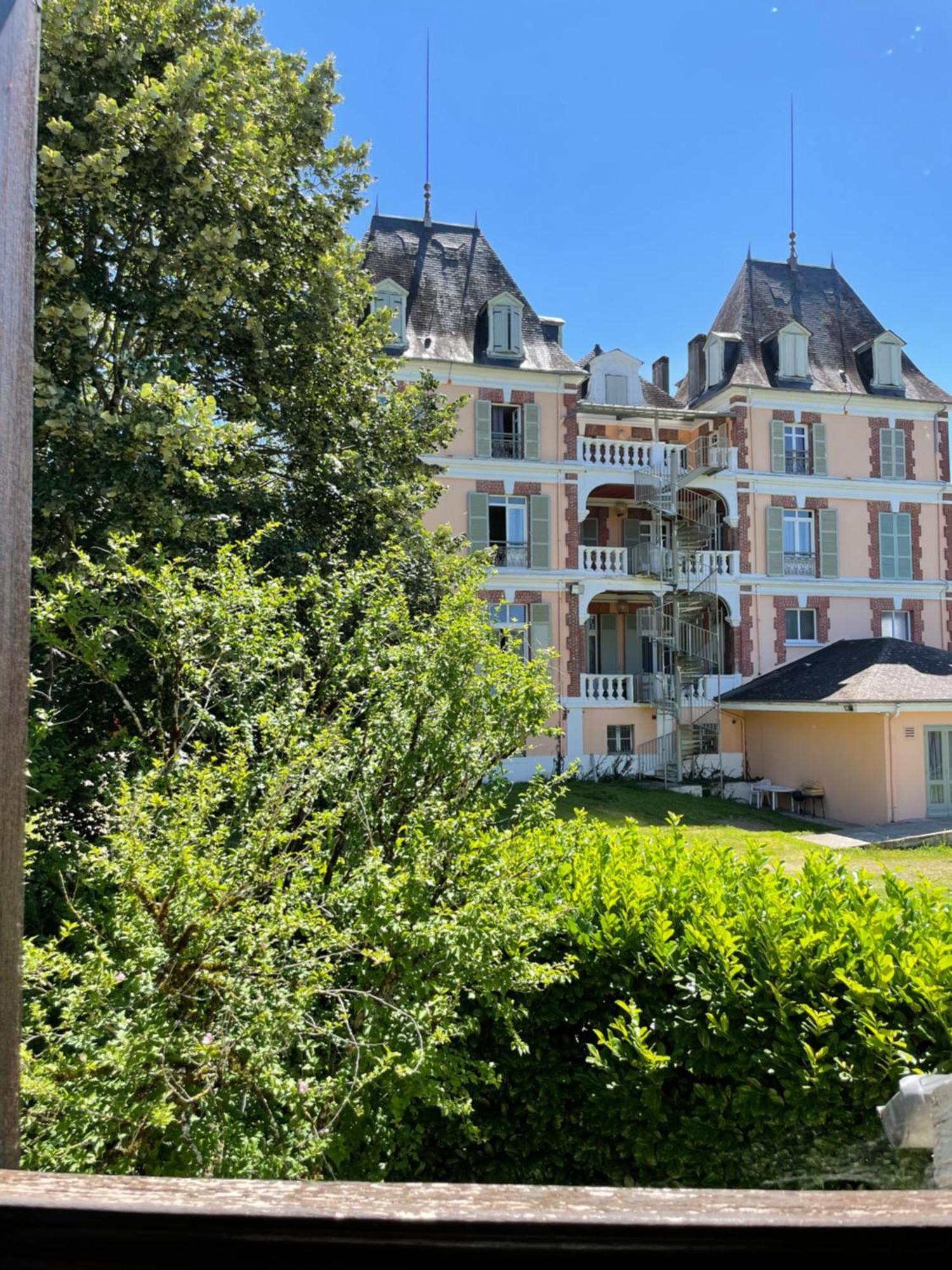 Villa Bonvouloir Bagnères-de-Bigorre Exteriör bild